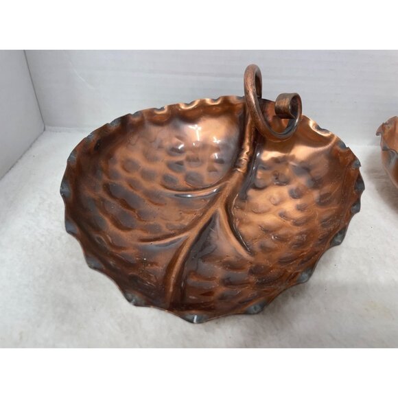 Gregorian Hammered Copper Leaf Dishes Patina Candy Nuts Soaps Potpourri MCM Vtg - Picture 2 of 6